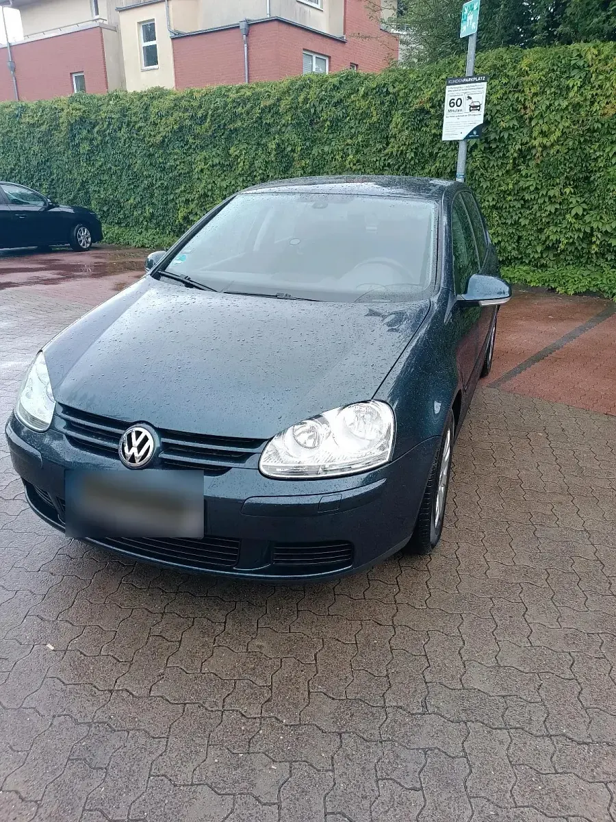 Gebraucht VW Golf V 105 PS (77 kW) 2005 Blau Kleinwagen