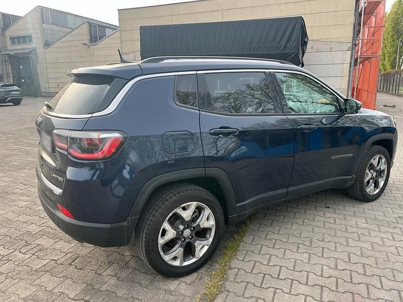 Second-hand Jeep Compass 170 CP (125 kW) 2018 Albastru SUV