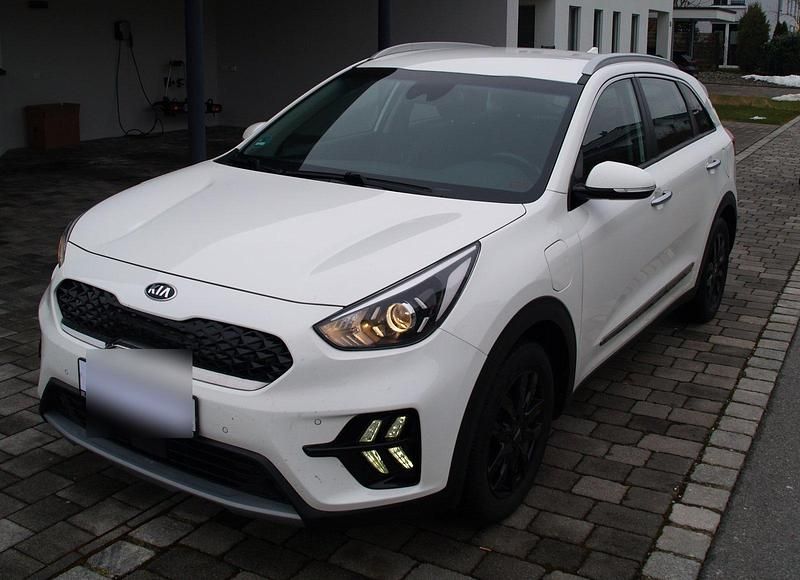 Gebraucht Kia Niro 141 PS (103 kW) 2019 Weiß SUV