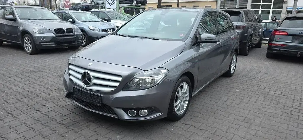 Gebraucht Mercedes B200 156 PS (114 kW) 2012 Grau Kleinwagen
