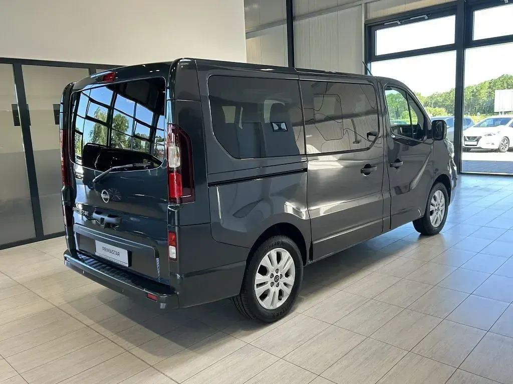 Neu Nissan Primastar Tekna 170 PS (125 kW) 2026 Grau Van / Kleinbus