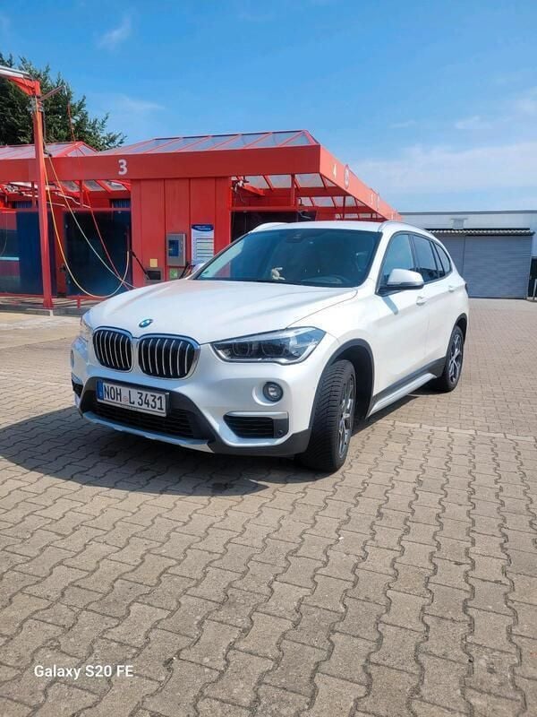 Weiß Gebraucht 2016 BMW X1 SUV | 19.000 € (Guter Preis) - Bild 1/4