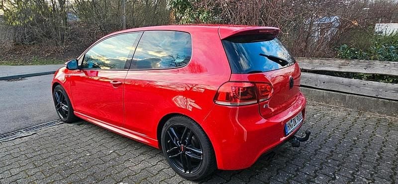 Rot Gebraucht 2010 VW Golf VI R-line Kleinwagen | 7.000 € (Teuer) - Bild 1/4
