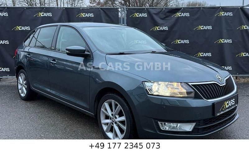 Grau Gebraucht 2016 Skoda Rapid Kombi | 9.240 € (Fairer Preis) - Bild 1/4