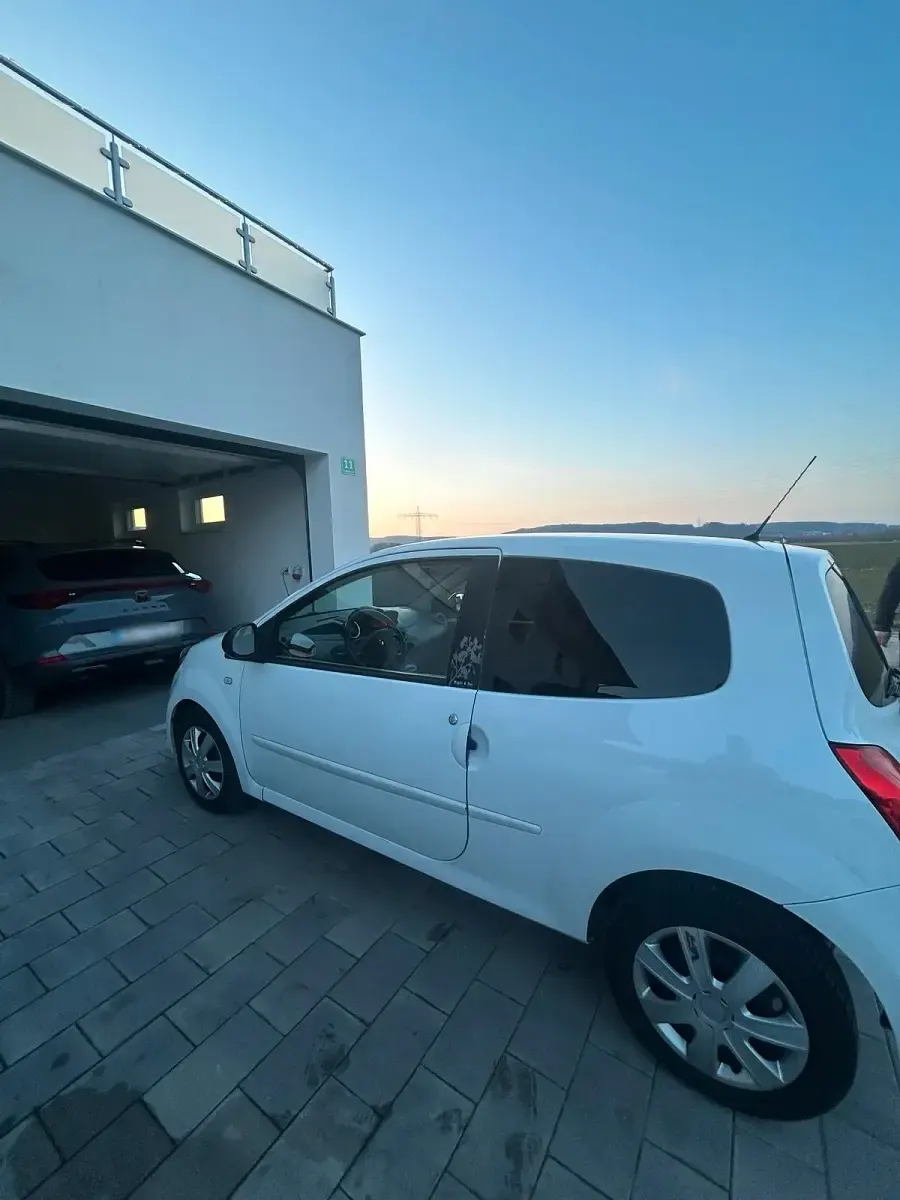 Gebraucht Renault Twingo 75 PS (55 kW) 2009 Weiß Kleinwagen