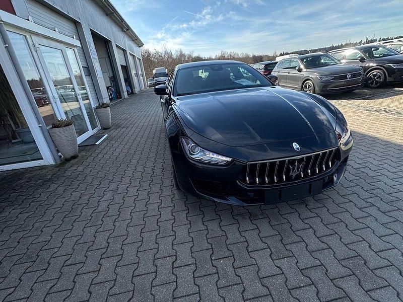 Gebraucht Maserati Ghibli 330 PS (242 kW) 2022 Schwarz Limousine