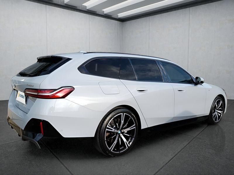 Gebraucht BMW 540 303 PS (222 kW) 2025 Grau Kombi