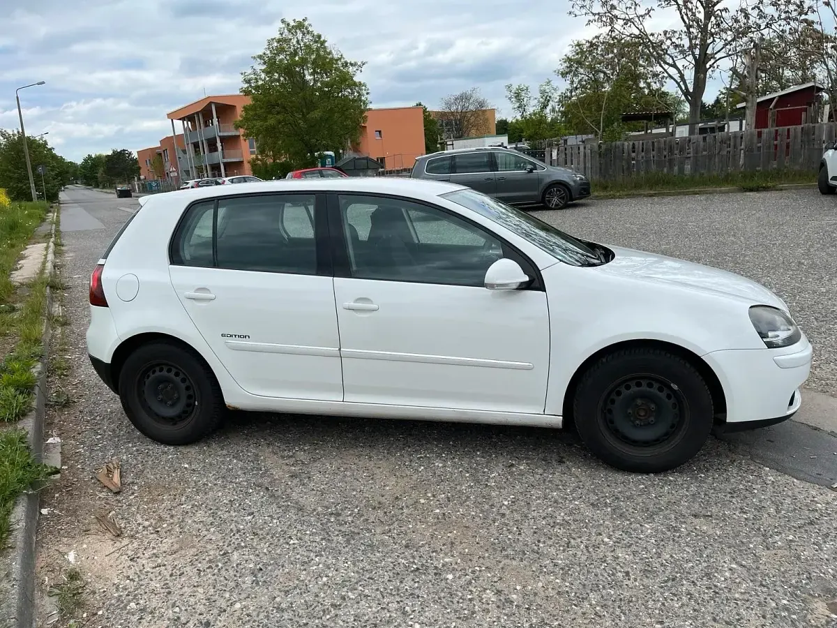 Gebraucht VW Golf V 80 PS (58 kW) 2008 Weiß Kleinwagen