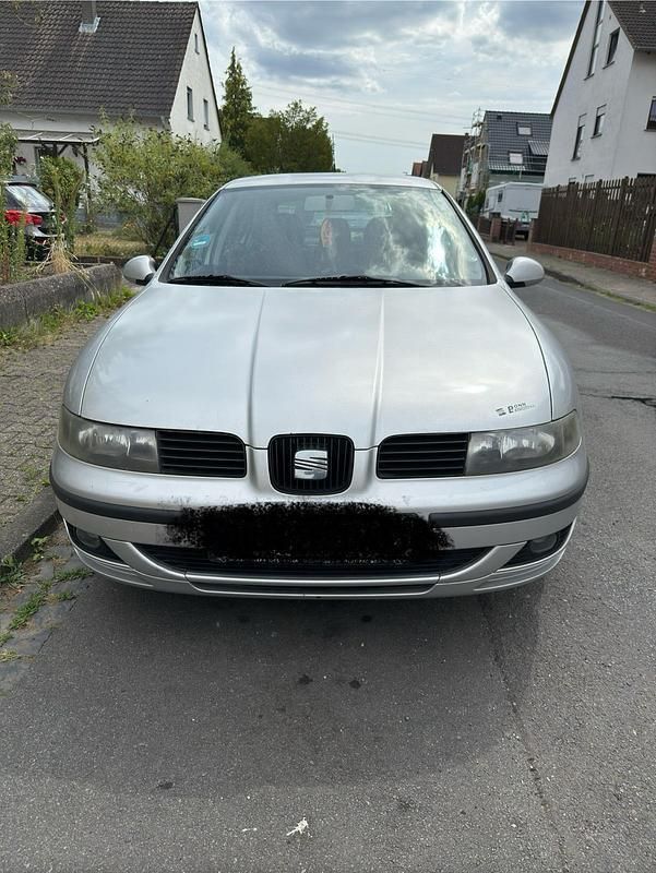 Grau Gebraucht 2004 Seat Leon Kleinwagen | 1.000 € (Guter Preis) - Bild 1/4