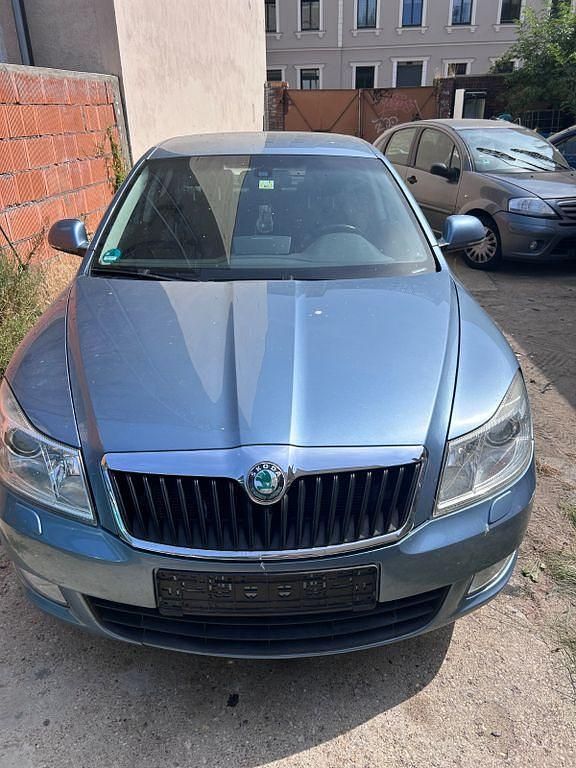 Blau Gebraucht 2009 Skoda Octavia Elegance Limousine | 4.300 € (Guter Preis) - Bild 1/4