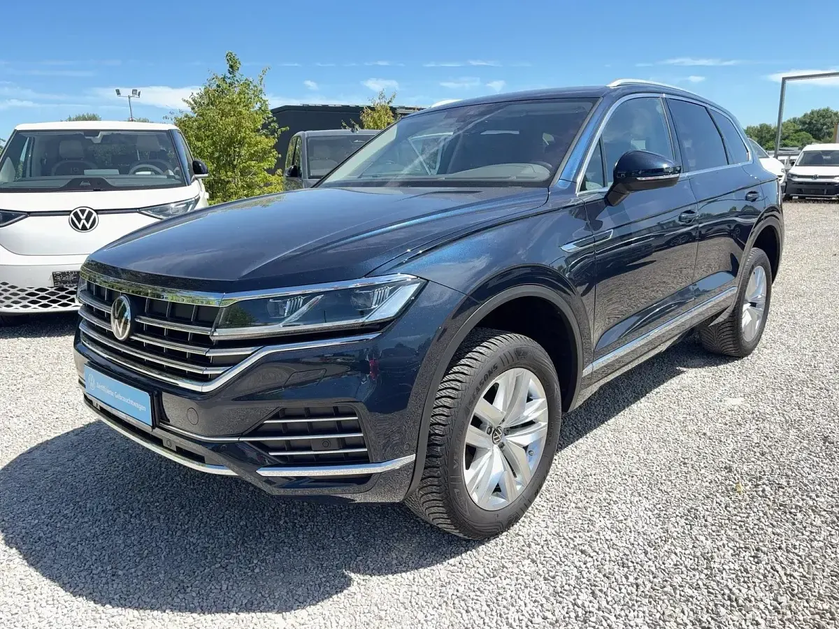Gebraucht VW Touareg Atmosphere 231 PS (169 kW) 2023 Meloe blue SUV