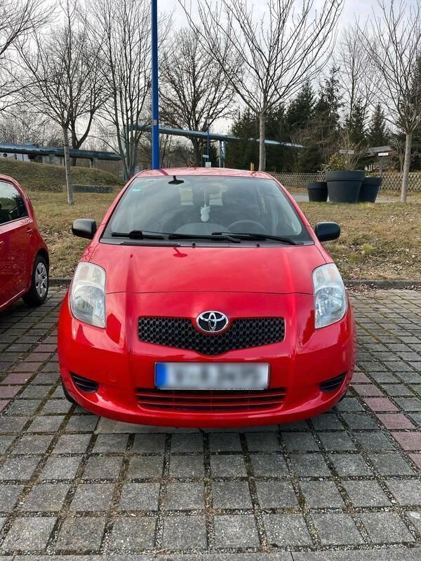 Rot Gebraucht 2007 Toyota Yaris Limousine | 3.600 € (Fairer Preis) - Bild 1/4