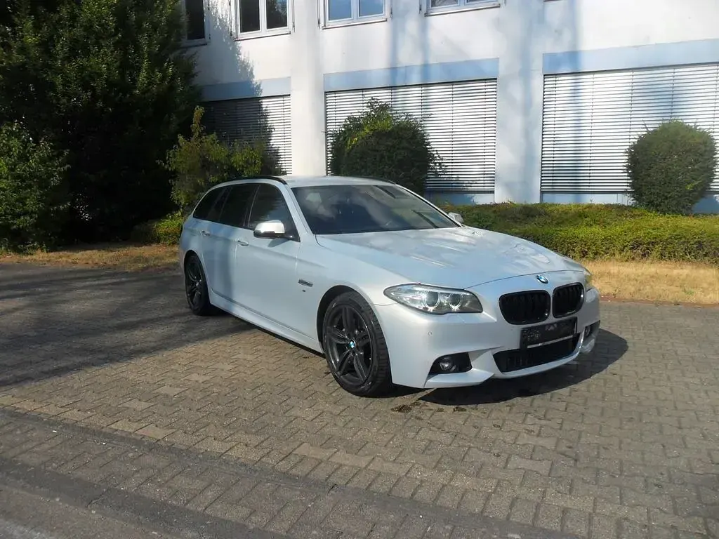 Gebraucht BMW 525 M Sport 218 PS (160 kW) 2016 Silber Kombi