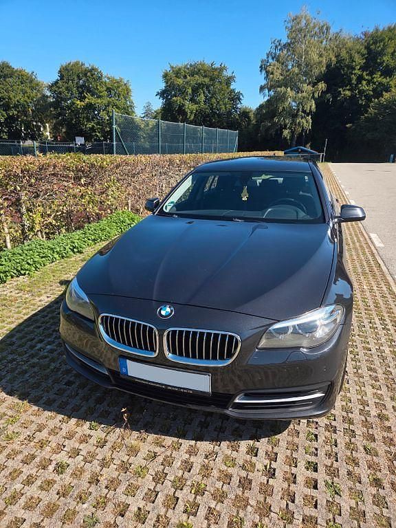 Grau Gebraucht 2014 BMW 520 Kombi | 9.500 € (Superpreis) - Bild 1/4
