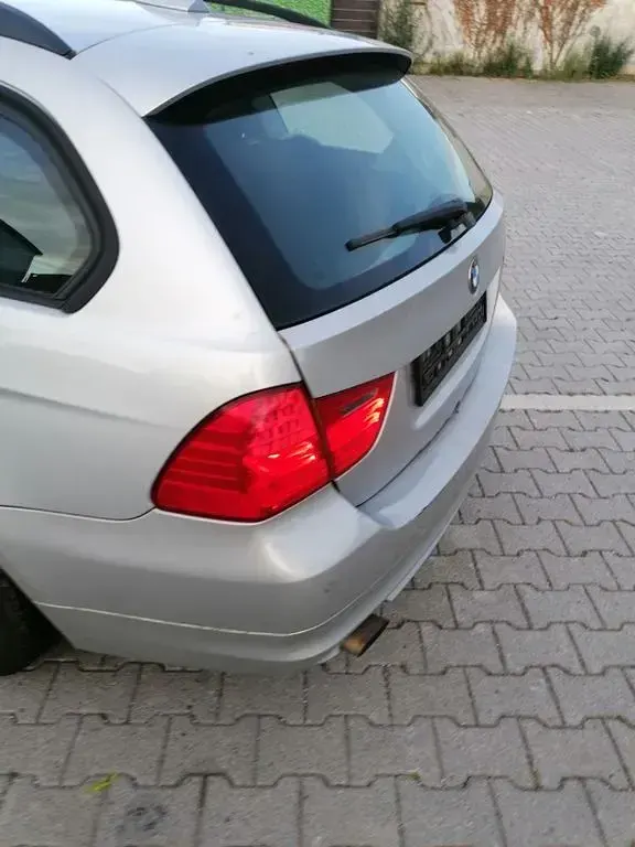 Gebraucht BMW 318 143 PS (105 kW) 2010 Silber Kombi