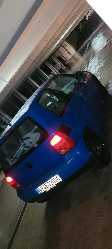 Gebraucht VW Lupo 60 PS (44 kW) 2002 Blau Kleinwagen