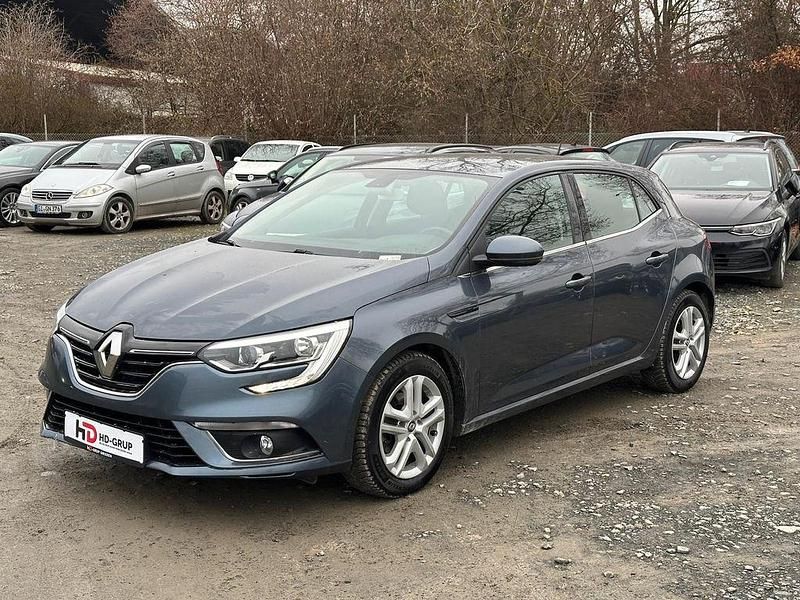 Grau Gebraucht 2016 Renault Mégane IV Experience Limousine | 9.700 € (Guter Preis) - Bild 1/4
