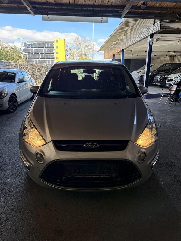 Gebraucht Ford S-MAX Titanium 163 PS (119 kW) 2010 Silber Van / Kleinbus