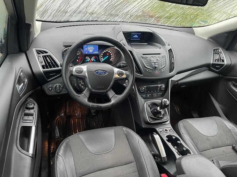 Gebraucht Ford Kuga 149 PS (109 kW) 2013 Grau SUV