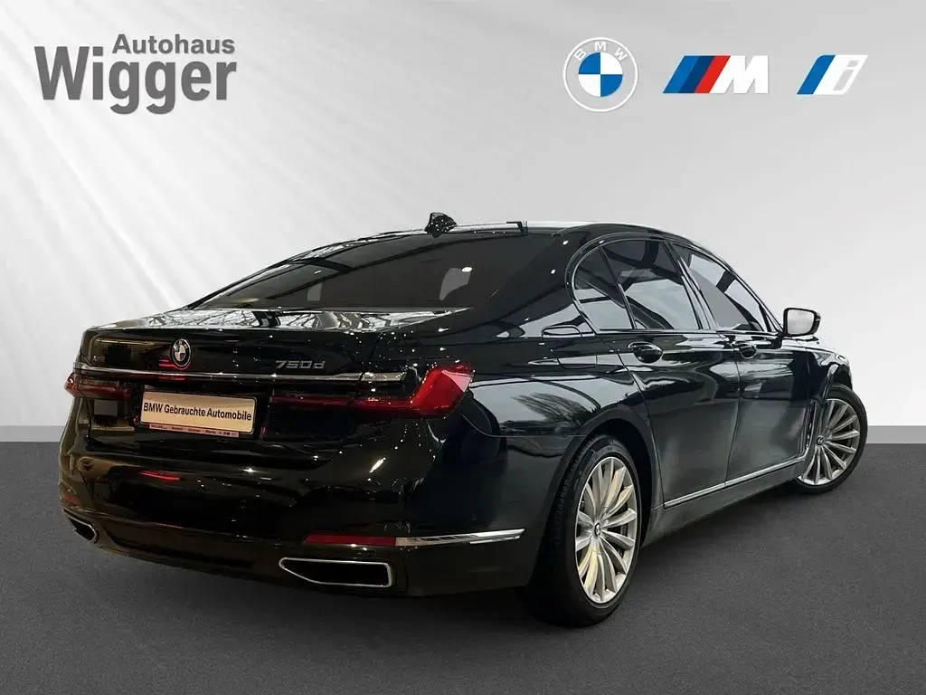 Gebraucht BMW 750 400 PS (294 kW) 2019 Black sapphire metallic Limousine