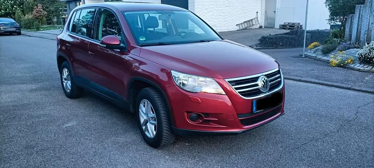 Gebraucht VW Tiguan 140 PS (102 kW) 2009 Rot SUV