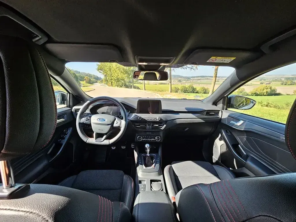 Gebraucht Ford Focus ST-Line 150 PS (110 kW) 2018 Weiß Limousine