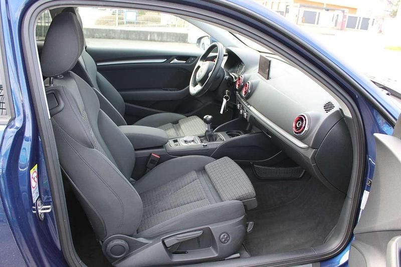 Gebraucht Audi A3 S-Line 105 PS (77 kW) 2013 Blau Limousine