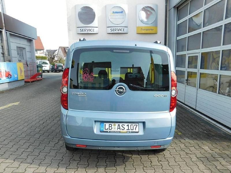 Gebraucht Opel Combo Edition 105 PS (77 kW) 2012 Van / Kleinbus