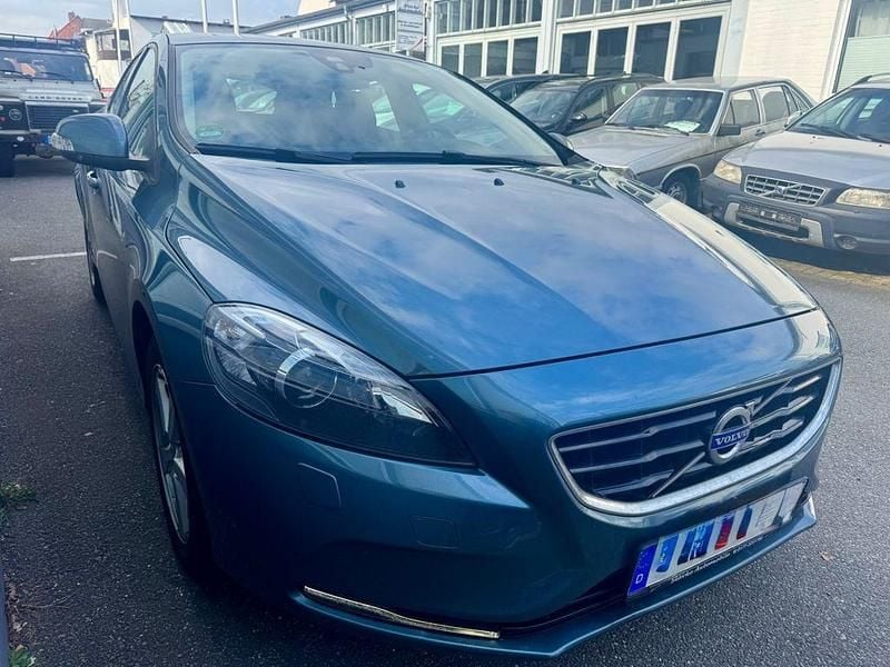 Second-hand Volvo V40 150 CP (110 kW) 2012 Hatchback
