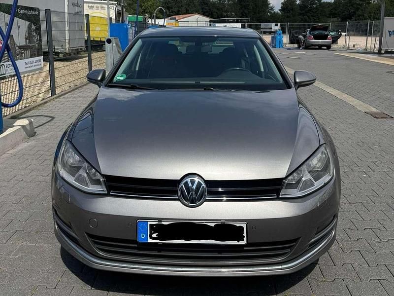 Grau Gebraucht 2016 VW Golf VII Allstar Limousine | 12.500 € (Etwas zu teuer) - Bild 1/4