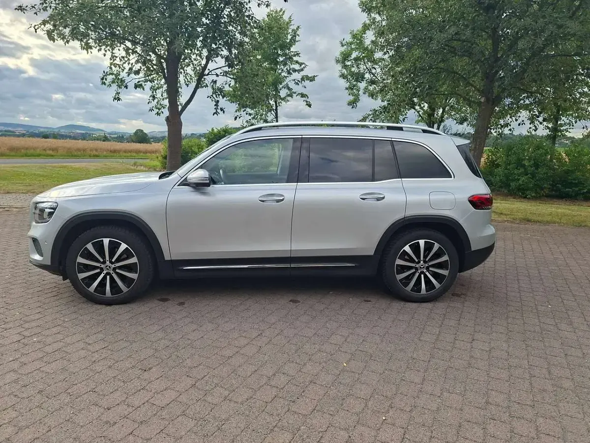 Gebraucht Mercedes GLB250 224 PS (164 kW) 2023 Silber SUV