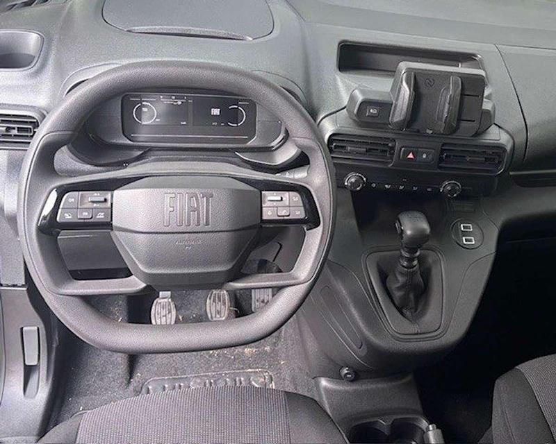 Neu Fiat Doblò 102 PS (75 kW) 2025 Weiß Van / Kleinbus