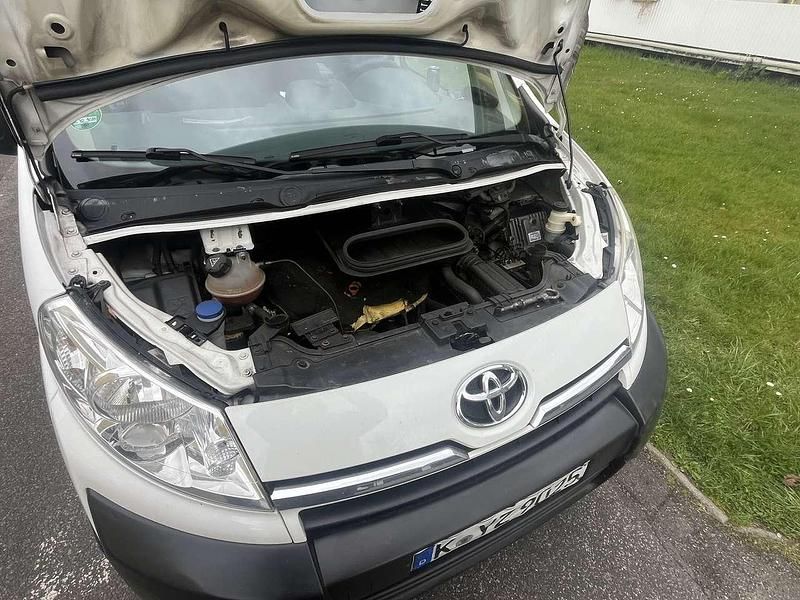 Gebraucht Toyota Proace 128 PS (94 kW) 2015 Weiß Van / Kleinbus