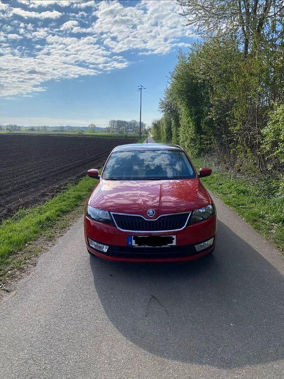 Gebraucht Skoda Rapid Elegance 105 PS (77 kW) 2014 Rot Kleinwagen