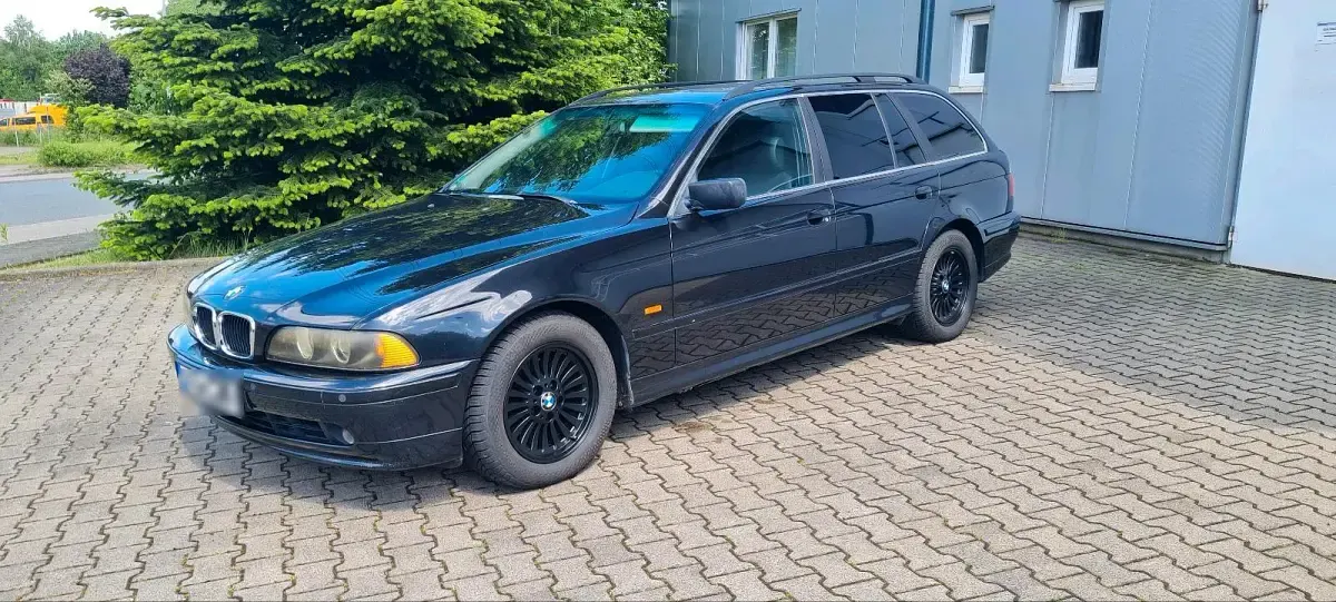 Gebraucht BMW 525 Basis 192 PS (141 kW) 2001 Schwarz Kombi