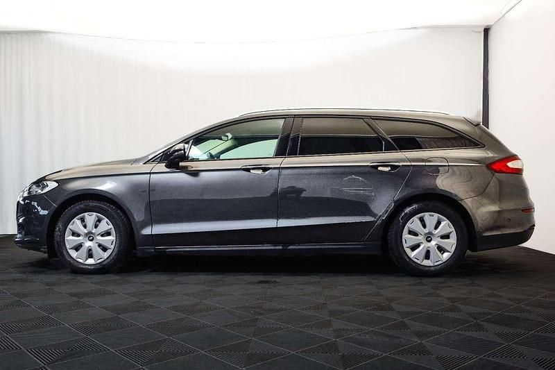 Usado Ford Mondeo 120 CV (88 kW) 2016 Gris Familiar