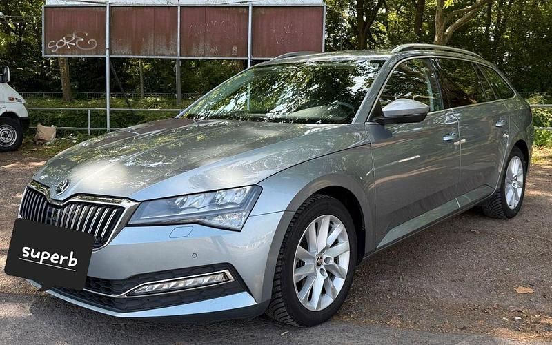 Grau Gebraucht 2021 Skoda Superb Ambition Kombi | 18.500 € (Guter Preis) - Bild 1/4
