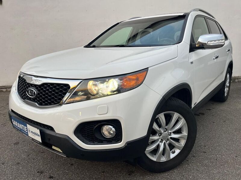 Schneeweiss Gebraucht 2011 Kia Sorento Spirit SUV | 11.995 € (Teuer) - Bild 1/4