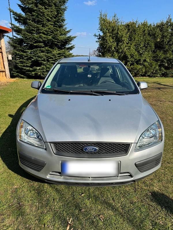 Gebraucht Ford Focus Style 101 PS (74 kW) 2007 Grau Kombi