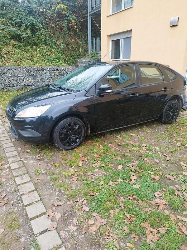 Schwarz Gebraucht 2010 Ford Focus Limousine | 3.000 € (Guter Preis) - Bild 1/4