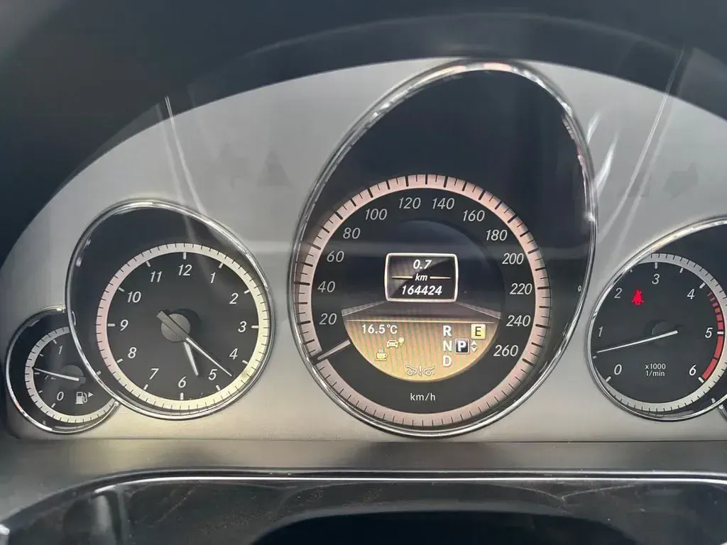 Gebraucht Mercedes E350 Avantgarde 265 PS (194 kW) 2012 Silber Limousine