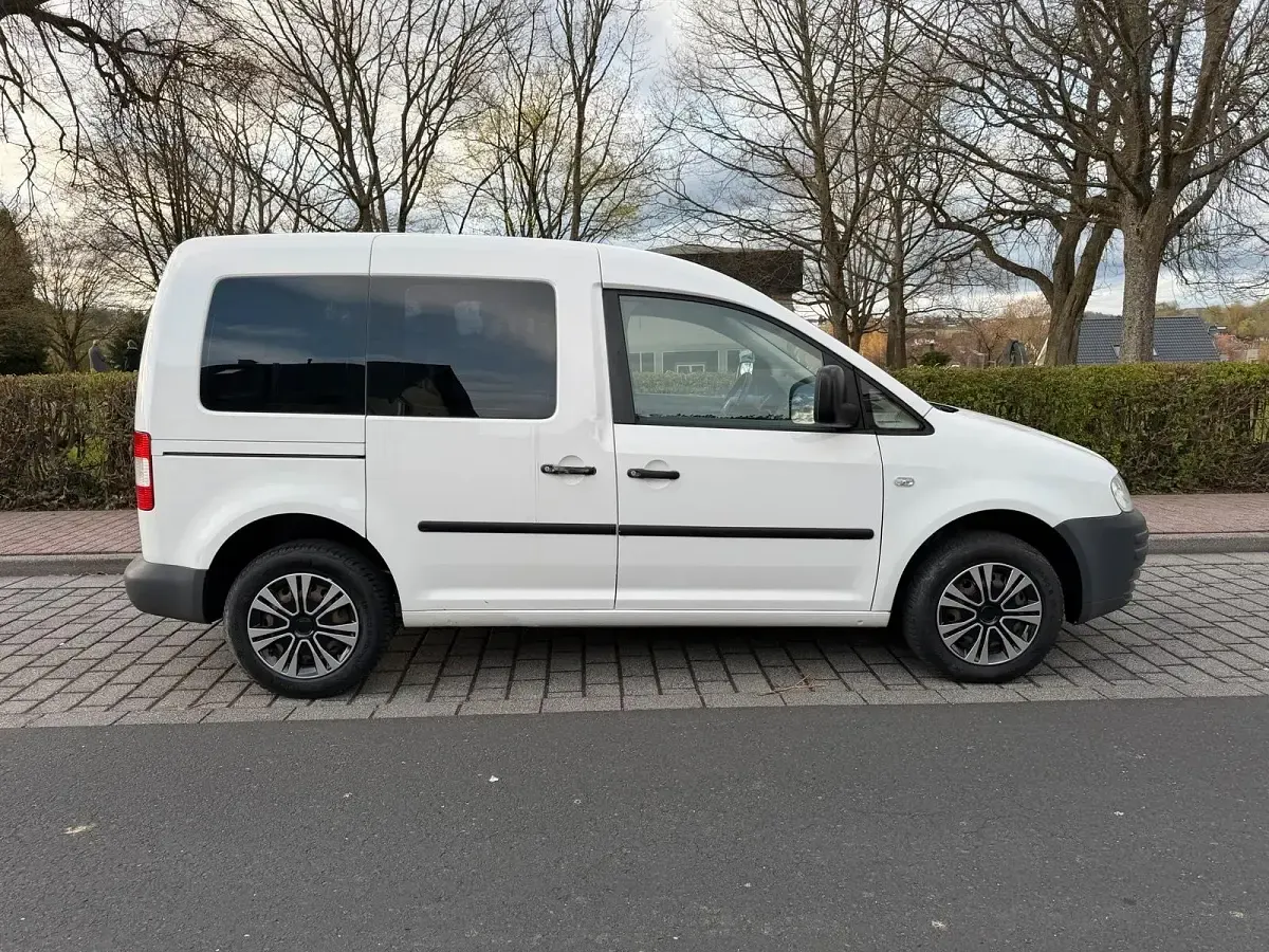 Używany VW Caddy 69 KM (50 kW) 2003 Biały Minivan