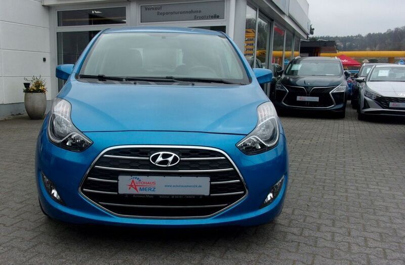 Blau Gebraucht 2016 Hyundai ix20 YES! Van / Kleinbus | 9.790 € (Fairer Preis) - Bild 1/4