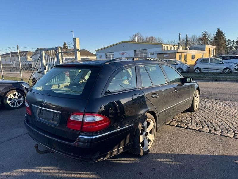 Gebraucht Mercedes E280 231 PS (169 kW) 2006 Schwarz Kombi