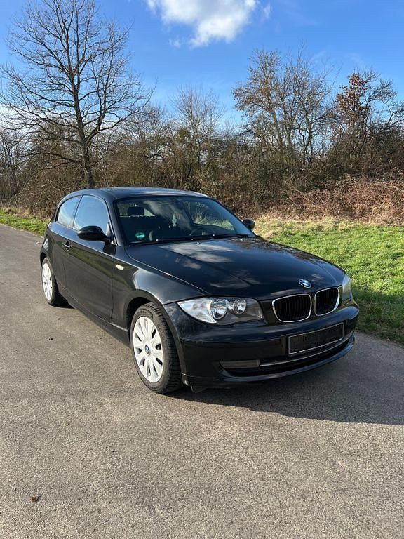 Gebraucht BMW 118 143 PS (105 kW) 2007 Schwarz Kleinwagen