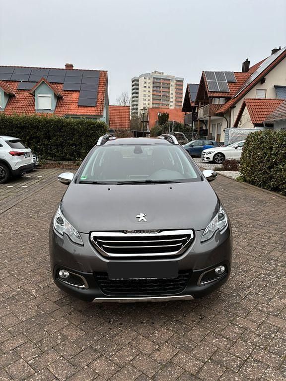 Grau Gebraucht 2015 Peugeot 2008 Allure SUV | 7.900 € (Fairer Preis) - Bild 1/4
