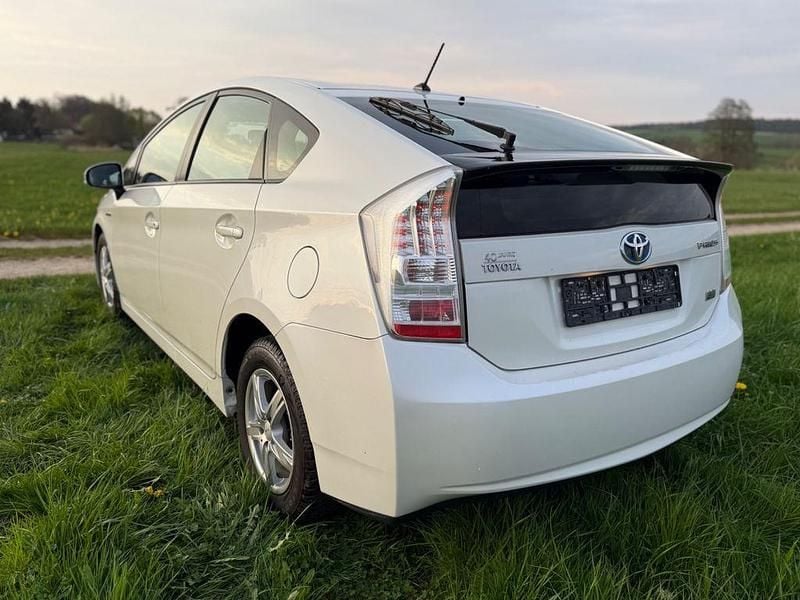 Gebraucht Toyota Prius 136 PS (100 kW) 2009 Weiß Kleinwagen