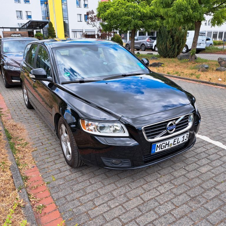 Schwarz Gebraucht 2012 Volvo V50 Kinetic Kombi | 5.390 € (Fairer Preis) - Bild 1/4