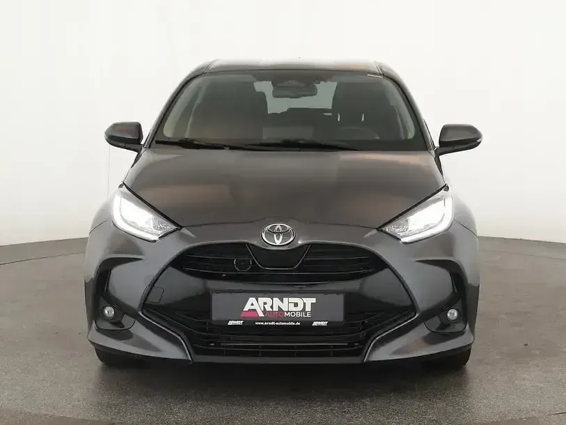 Gebraucht Toyota Yaris Hybrid 116 PS (85 kW) 2025 Marlingrau Limousine