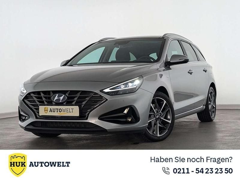 Shimmering silver / met Gebraucht 2023 Hyundai i30 Prime Kombi | 21.160 € (Guter Preis) - Bild 1/3